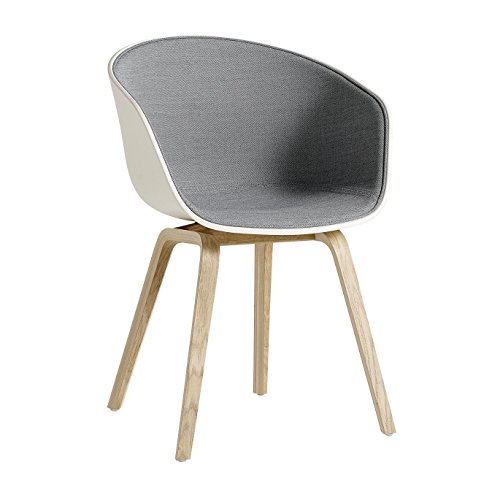 HAY About a Chair 22 Stuhl mit Spiegelpolster Eiche, hellgrau Schale cremeweiß Stoff Surface 120 Gestell geseifte Eiche