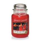 Yankee Candle 1342561E Cosy By The Fire Duftkerze im Glas, rot, 9.8 x 9.8 x 17.5 cm