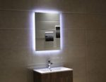 Dr. Fleischmann Badspiegel LED Spiegel GS084N mit Beleuchtung durch satinierte Lichtflächen Badezimmerspiegel (80 x 60 cm, kaltweiß)