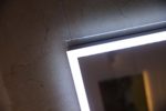 Dr. Fleischmann Badspiegel LED Spiegel GS042 mit Beleuchtung durch satinierte Lichtflächen Badezimmerspiegel mit Touch-Schalter (80 x 60 cm)